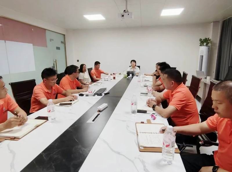 Focusing on data to identify problems, implementing precise policies to ensure goals - Longjian Group held an operation analysis meeting for the first half of 2025